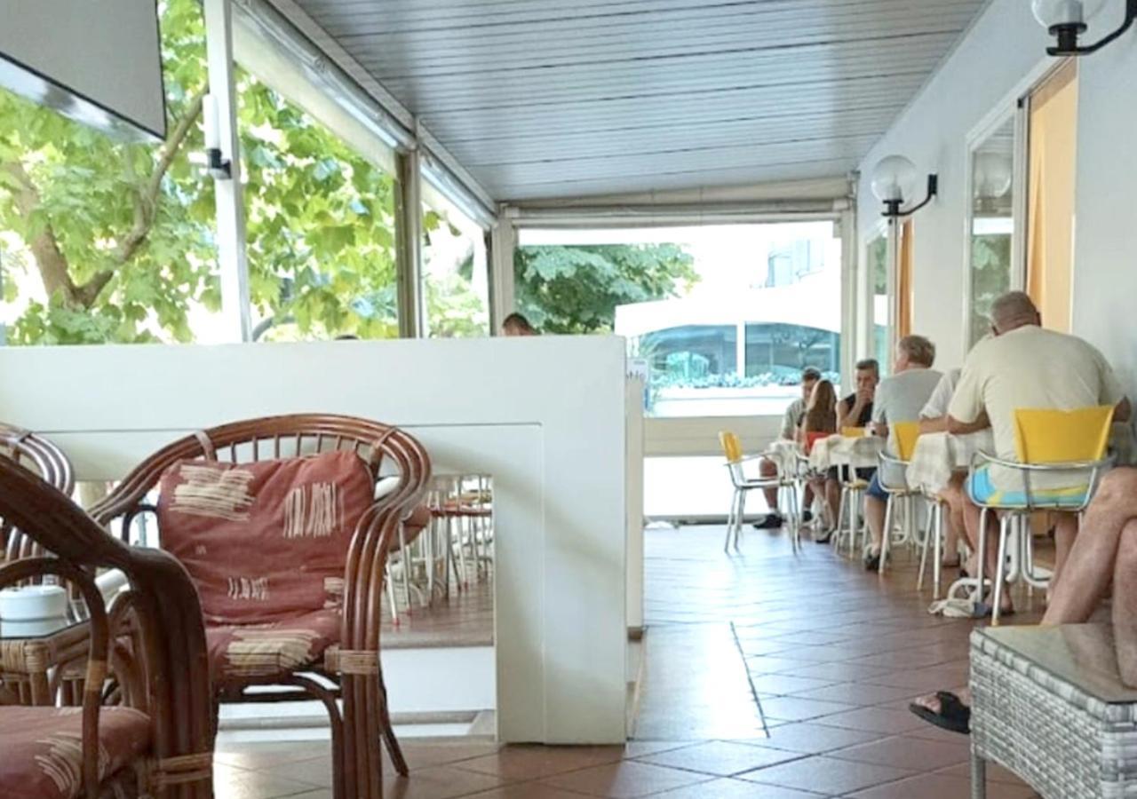Hotel Cà Vanni Rimini Exterior foto
